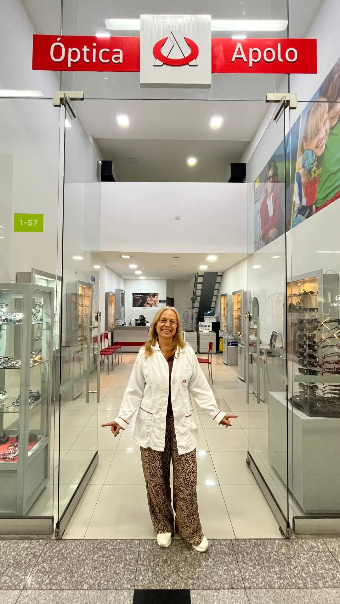 Fachada de Óptica Apolo en el Centro Comercial Bulevar Niza, Bogotá